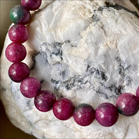 NWOT Genuine Ruby And Zoisite Gemstone Bracelet - Picture 6 of 15